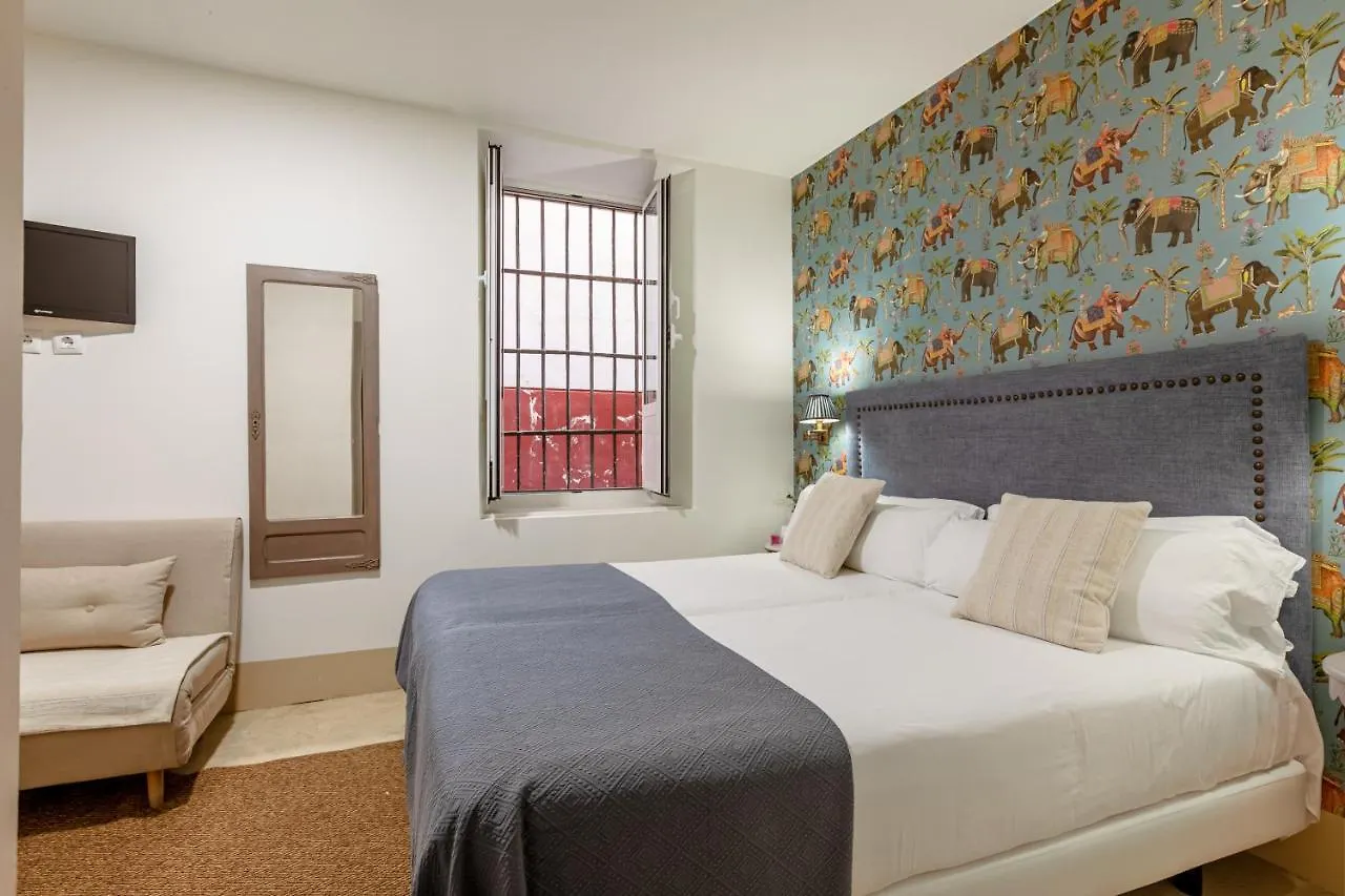 Nuea Santa Cruz Hotel Sevilla 2*,